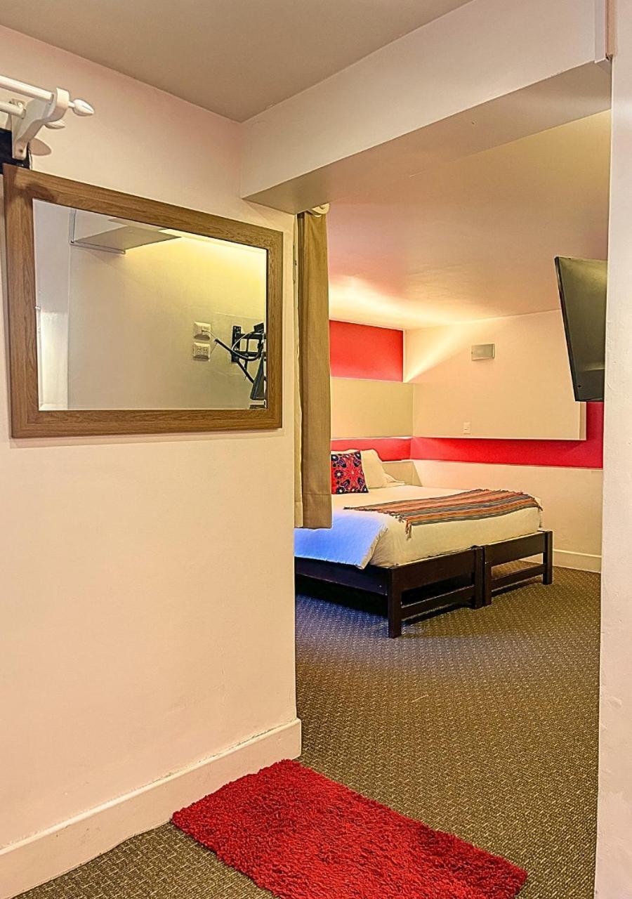 Senior Suite,1765599591:JPEG